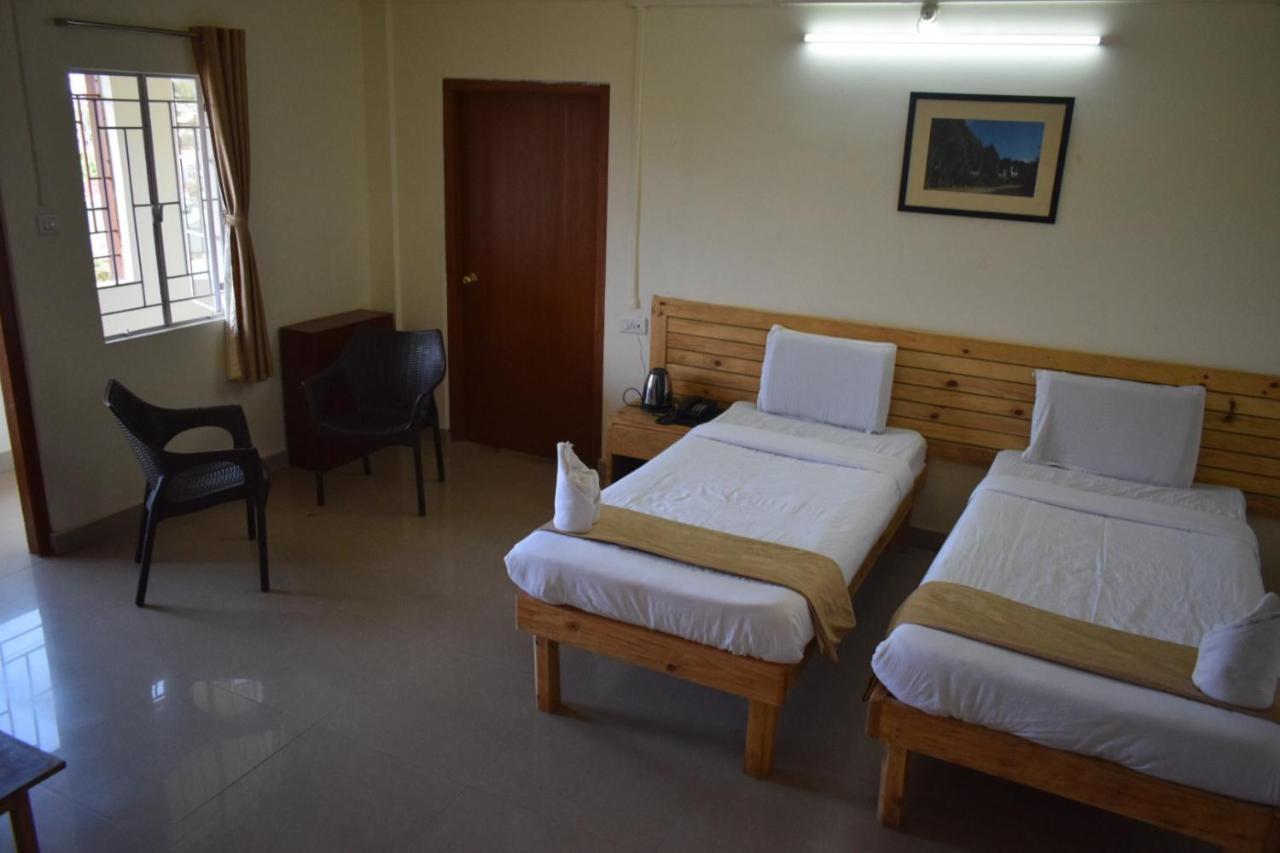 Hotel Travellers Inn Σιλόνγκ Εξωτερικό φωτογραφία