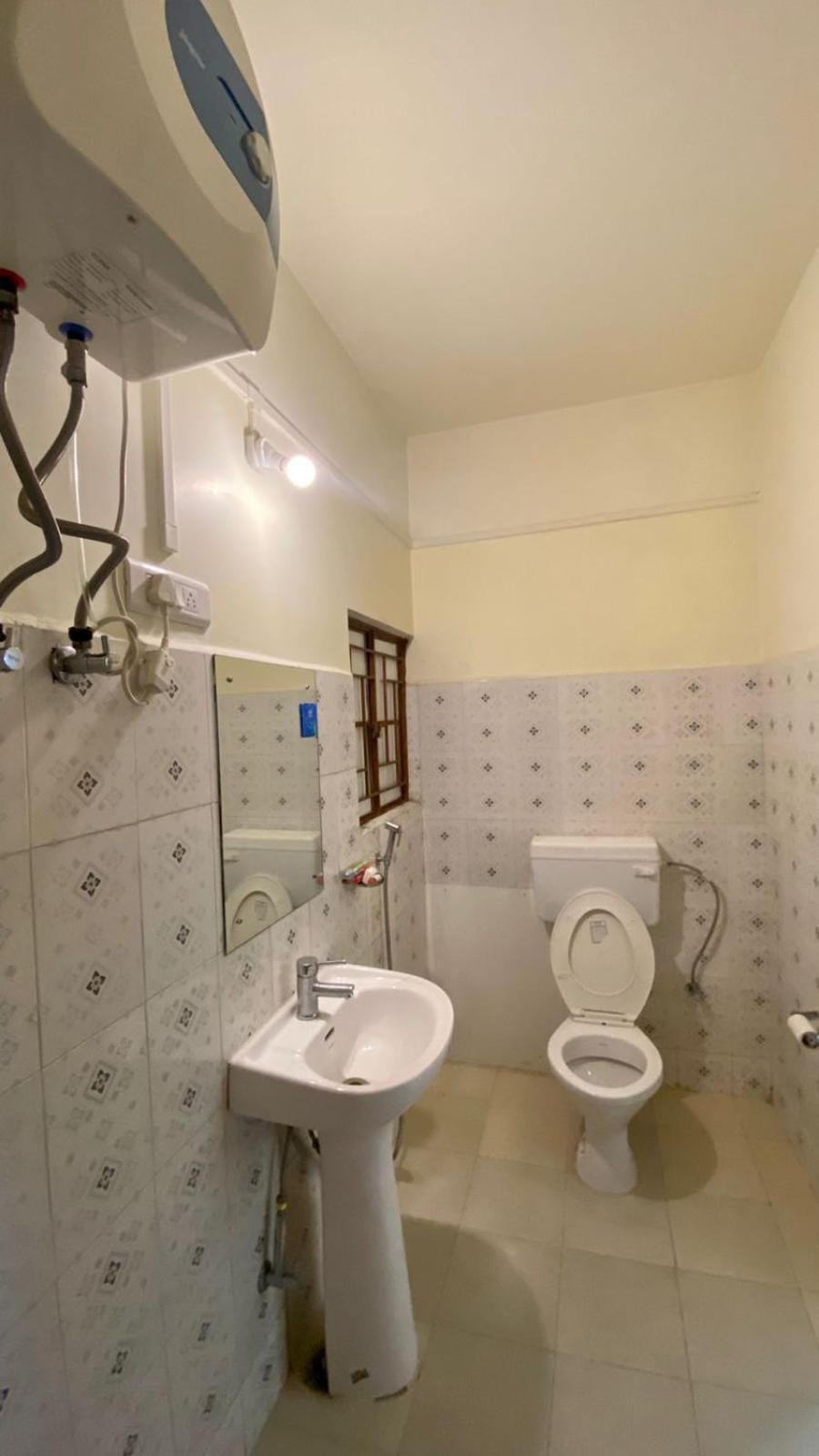 Hotel Travellers Inn Σιλόνγκ Εξωτερικό φωτογραφία