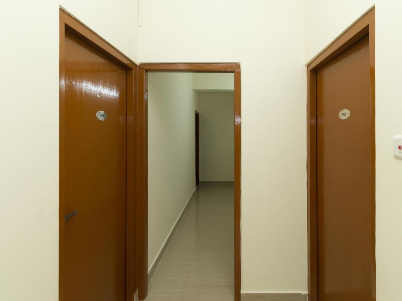 Hotel Travellers Inn Σιλόνγκ Εξωτερικό φωτογραφία