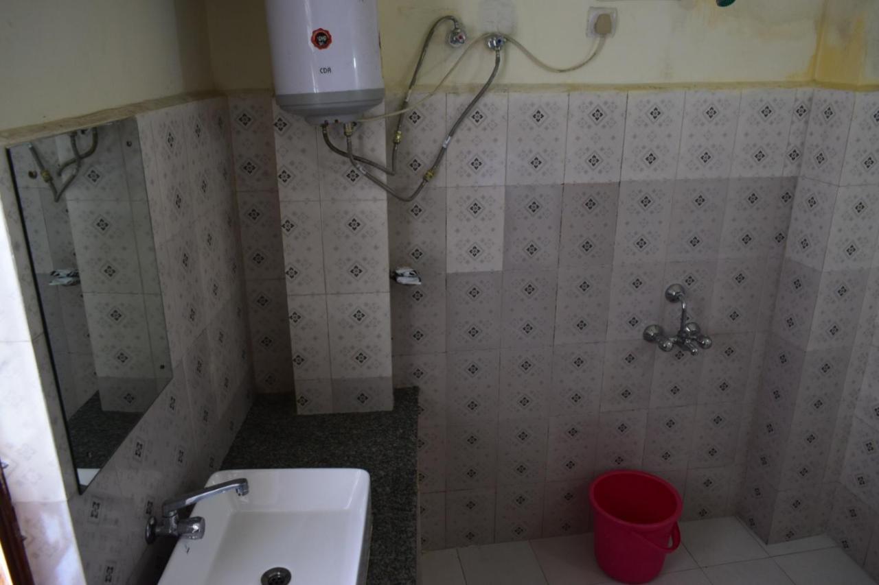 Hotel Travellers Inn Σιλόνγκ Εξωτερικό φωτογραφία