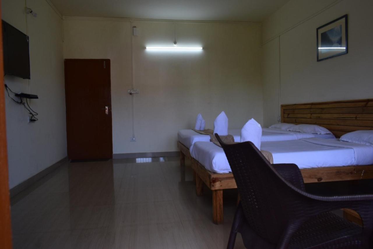 Hotel Travellers Inn Σιλόνγκ Εξωτερικό φωτογραφία