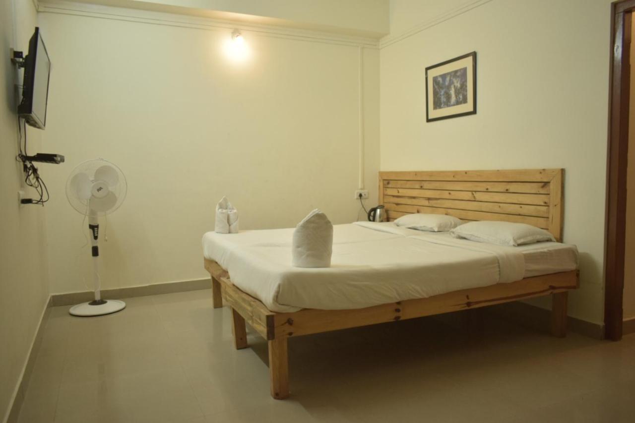 Hotel Travellers Inn Σιλόνγκ Εξωτερικό φωτογραφία